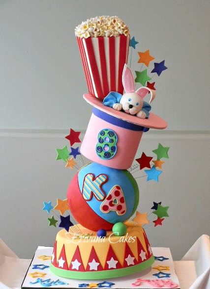 Topsy Turvy Structure Cake Stand 1