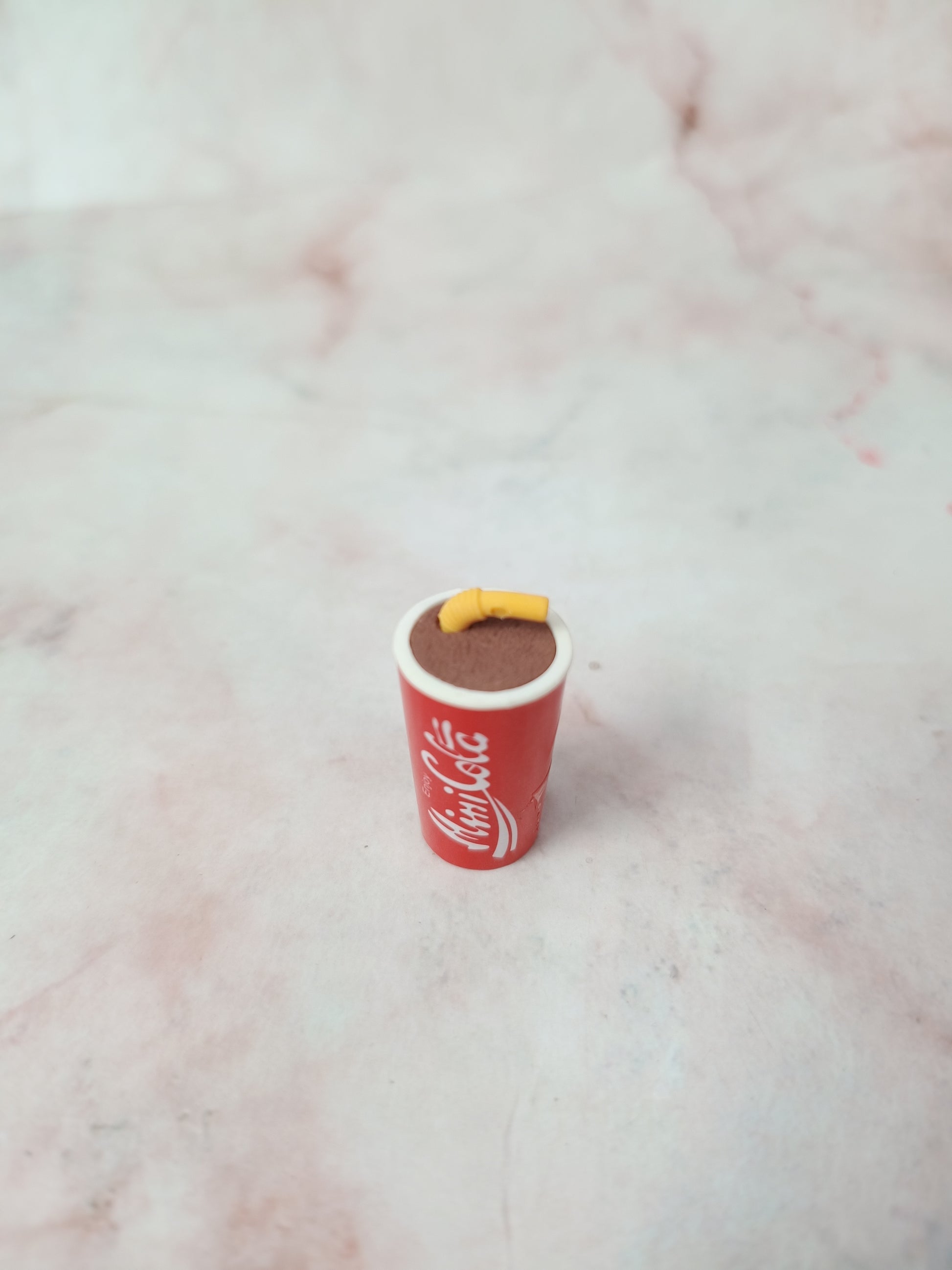 Cola Miniature.